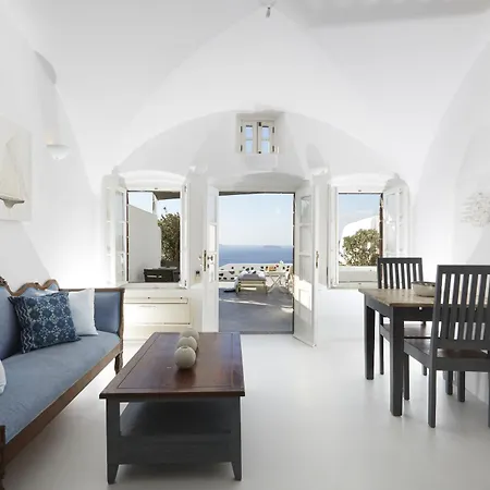 Azalea Oia (Santorini)